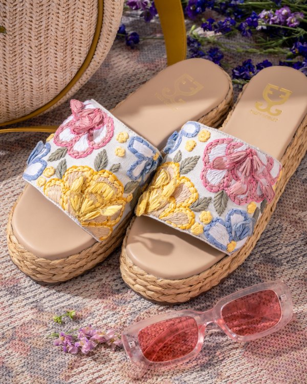 Bubble Yum : Slipon Espradrille Wedges