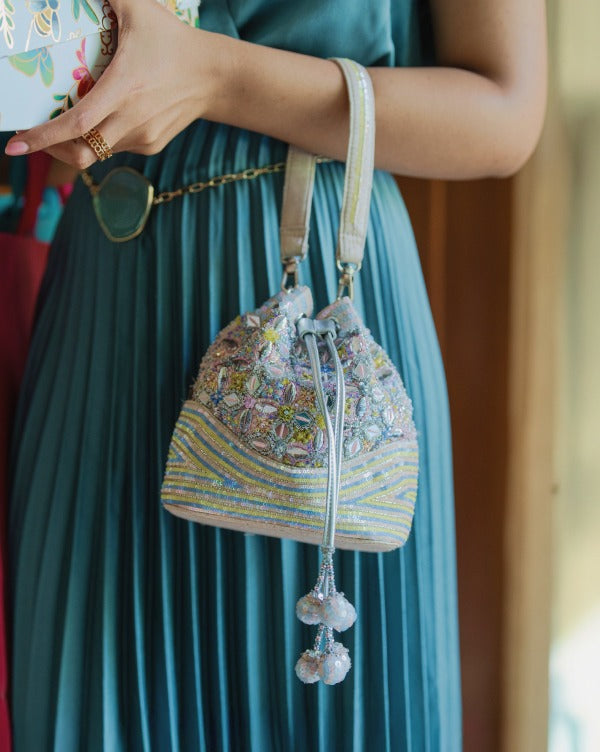 Dancing Diamonds : Potli