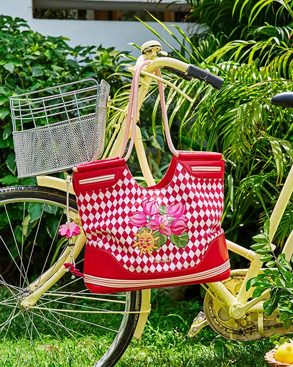 Sunset Club : Tote Bag - Handcrafted - Fizzy Goblet - Red - White