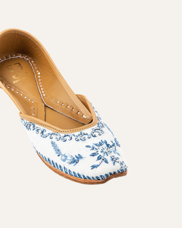 No Monday Blues Juttis