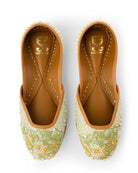 Balcony Breeze : Juttis