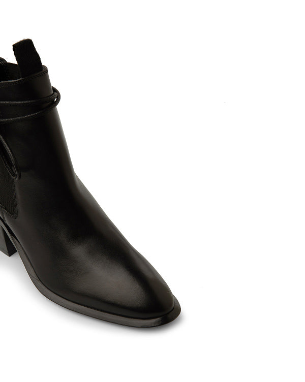 All Day Black :  Boots