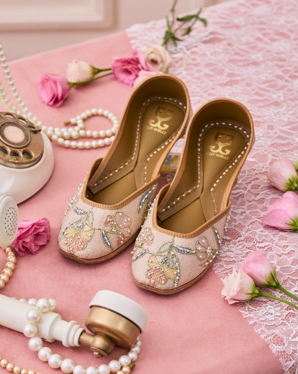 Bouquet Toss : Juttis
