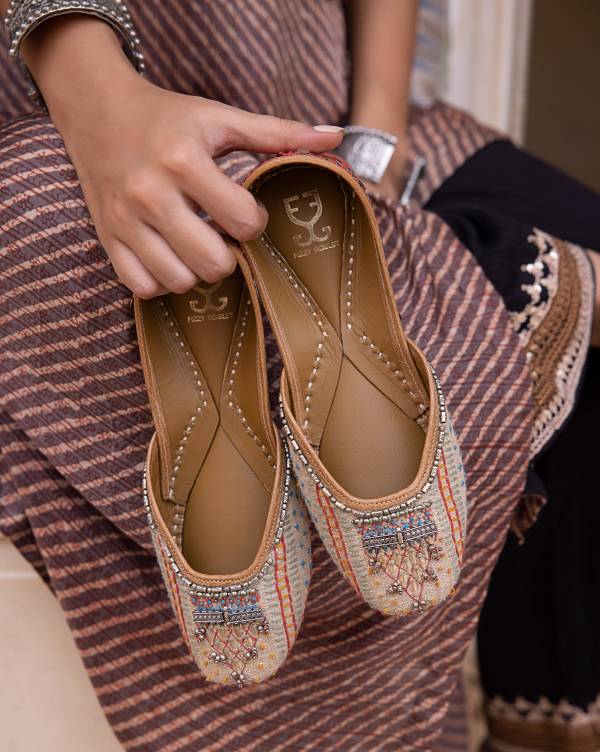 Bridal Pazaib Anklet Khusa Sandal Womens Punjabi Jutti Flat Indian  Pakistani Wedding Shoes Gift for Her by Sandal House - Etsy