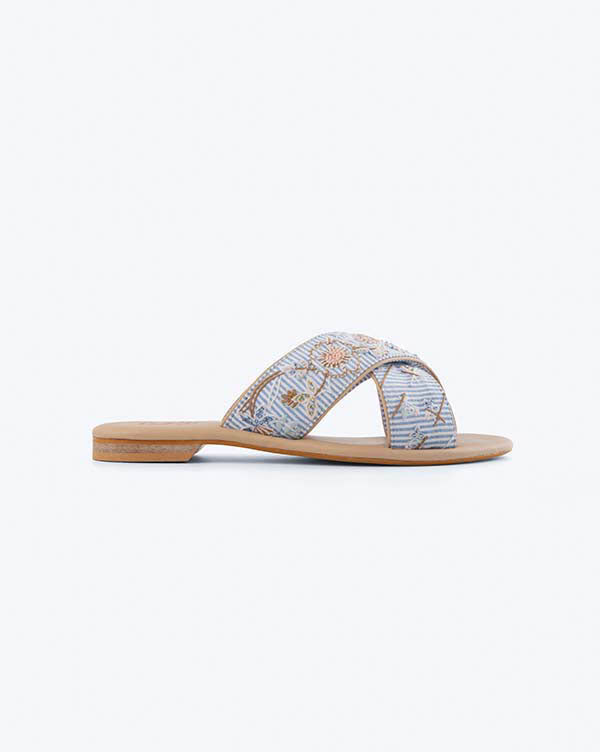 Stripe a Pose : Criss Cross Sliders