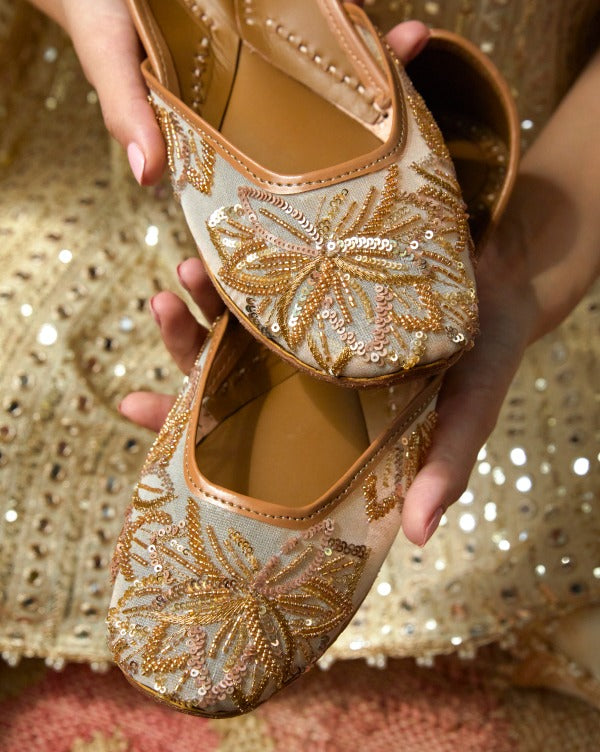 Fireflies Dance : Juttis