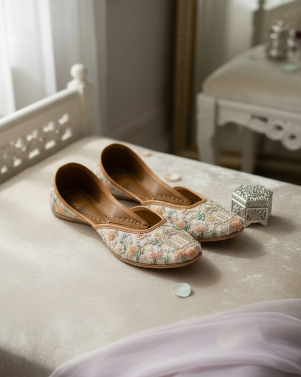 Floral Shower : Juttis