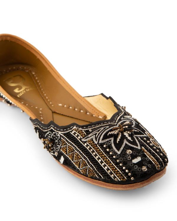 Get in Line : Juttis