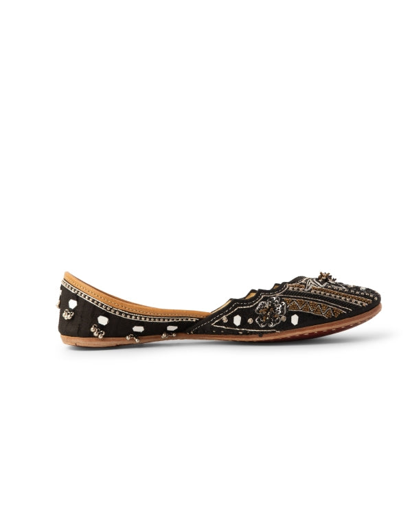 Get in Line : Juttis