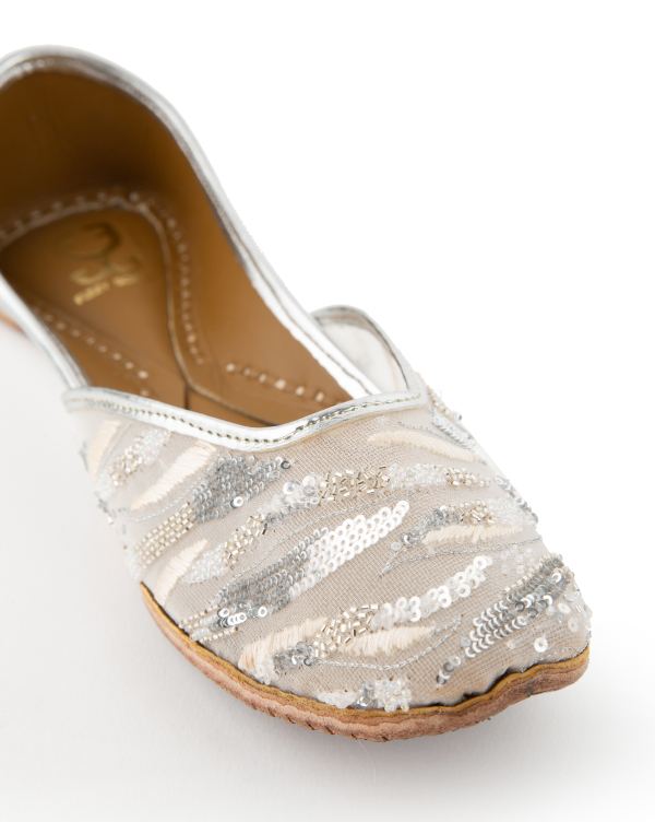 Kusha Ice Breaker : Juttis