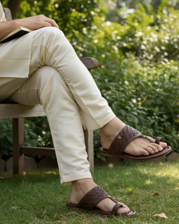 Brown Standard : Men Kolhas