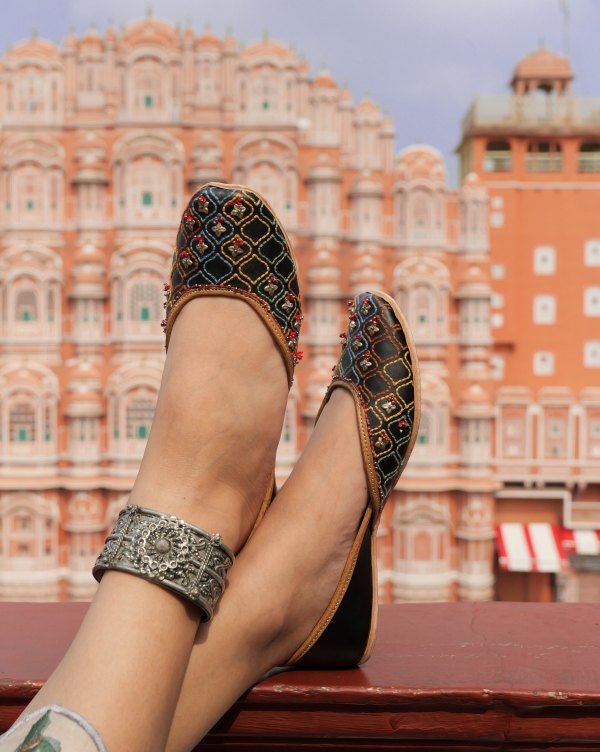 Night Owl : Juttis