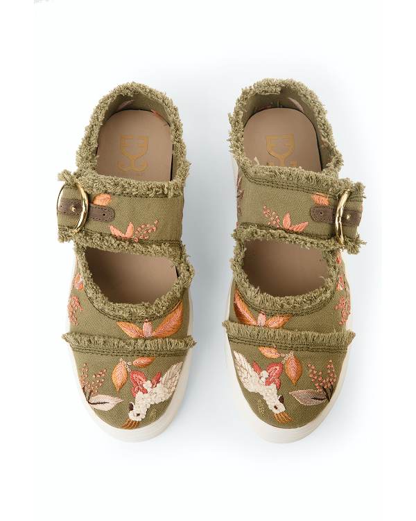 Olive Branch : Closed Toe Sandals