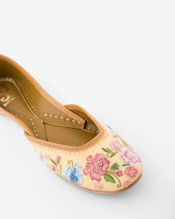 Pollen in Love : Juttis - Yellow - Handcrafted - Fizzy Goblet