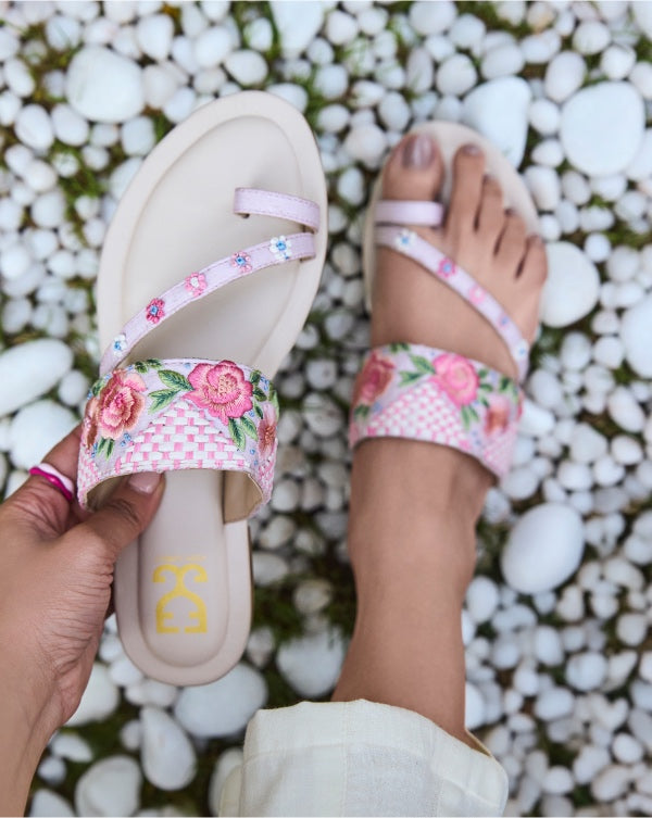 Buy Kolhapuri Chappal for Women Online – Fizzy Goblet