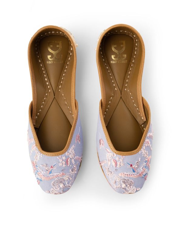 Something Blue : Juttis