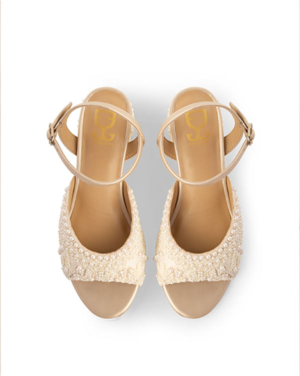 Pearls On The Floor : Sandal Heels