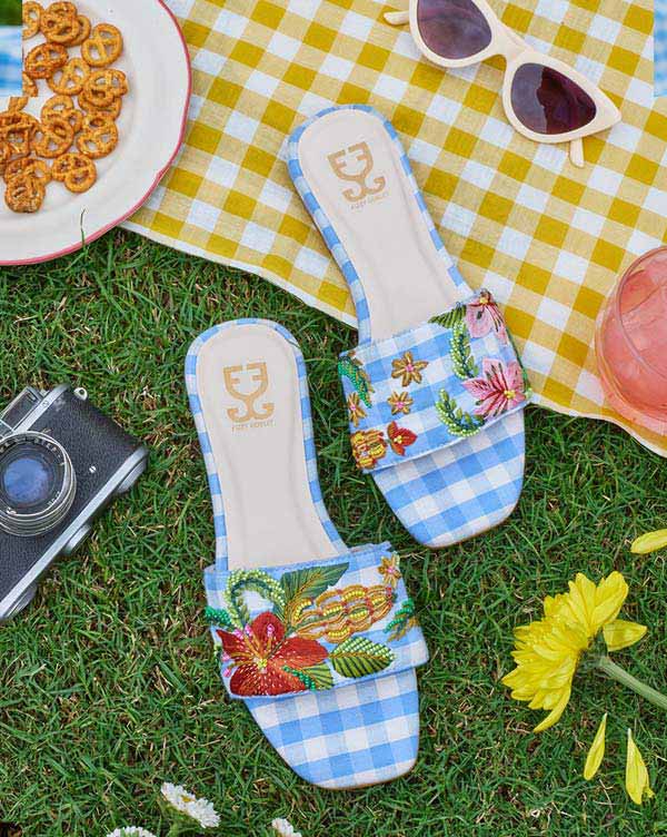 Brunch Bunch : Sandals