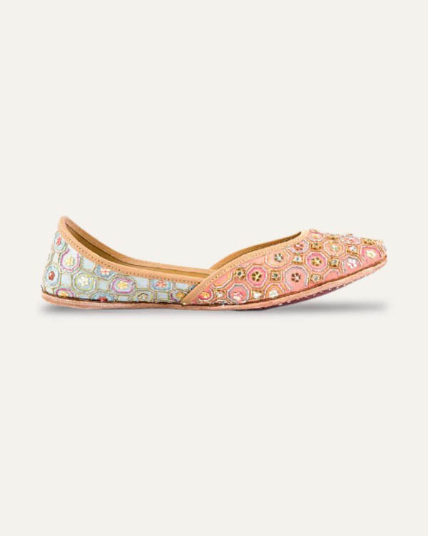 Peaches and Cream Juttis