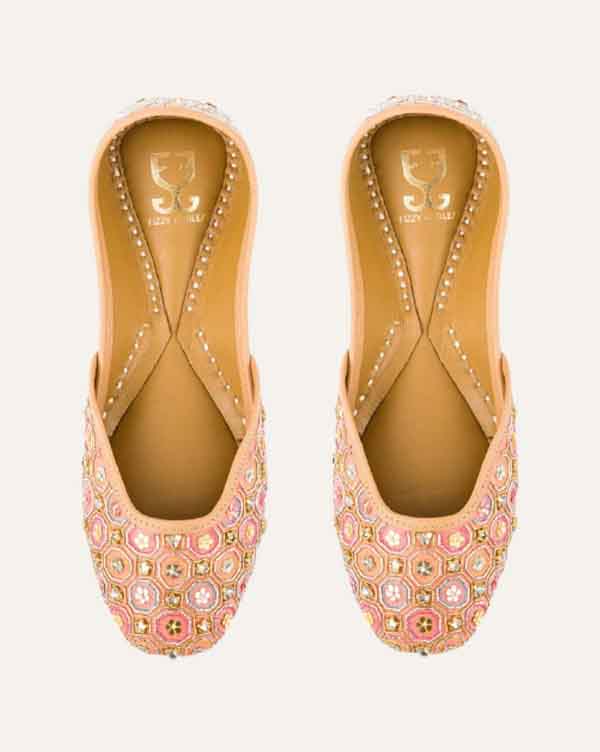Peaches and Cream Juttis