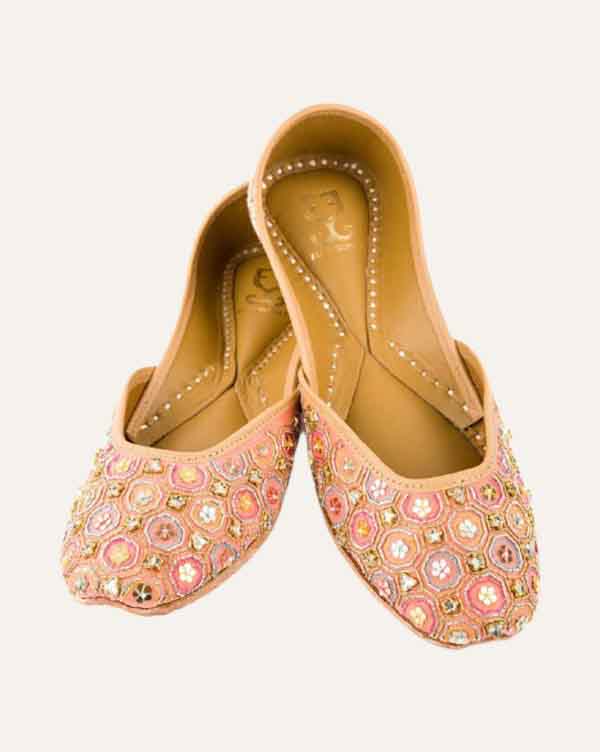 Peaches and Cream Juttis