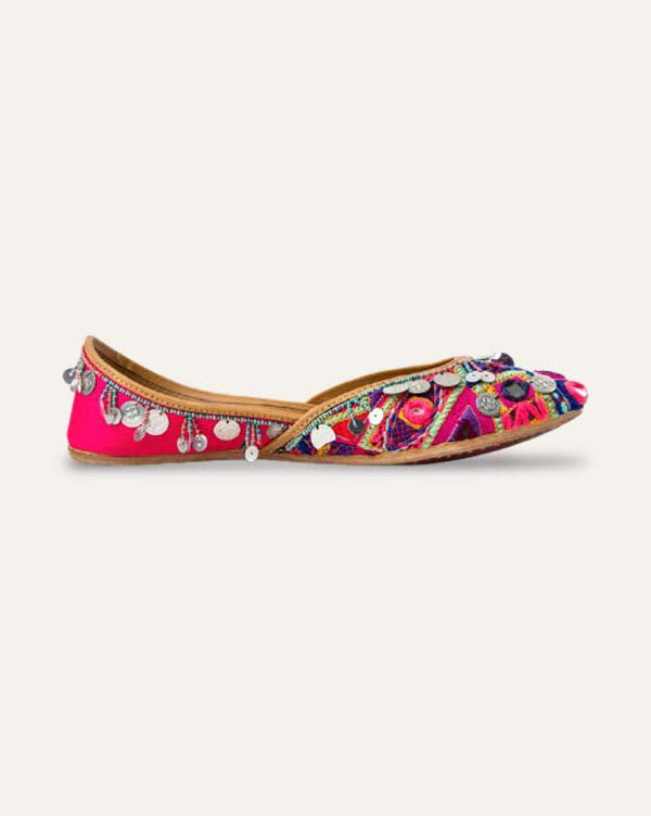 Bohemian Romance : Juttis - Payal Singhal X Fizzy Goblet