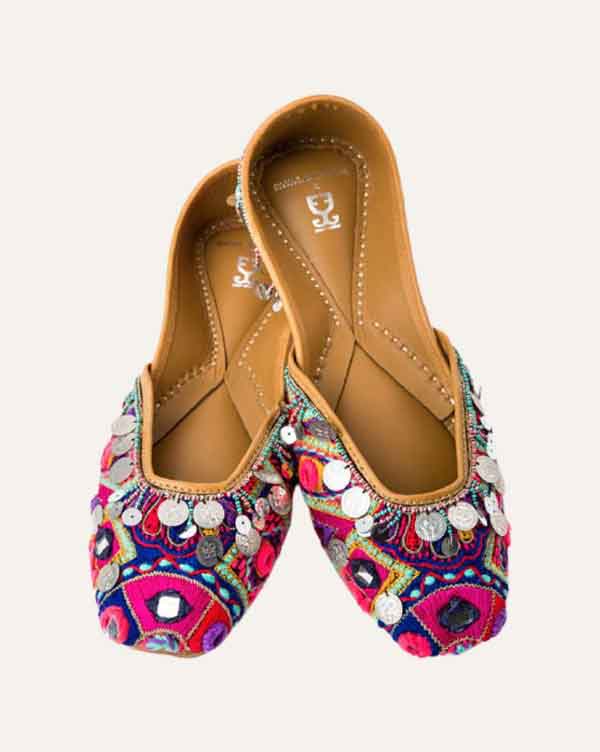 Bohemian Romance : Juttis - Payal Singhal X Fizzy Goblet