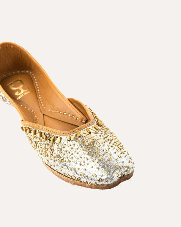 Star Studded Juttis