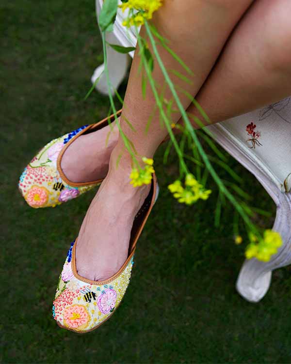 Bee Mine : Juttis - Payal Singhal X Fizzy Goblet