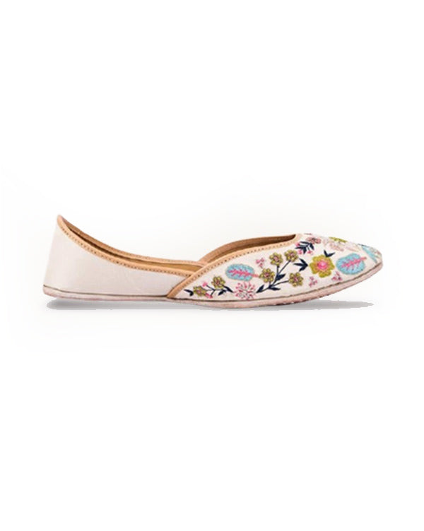 Flower Power : Juttis - Payal Singhal X Fizzy Goblet