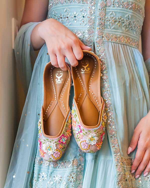 Love Spell : Juttis