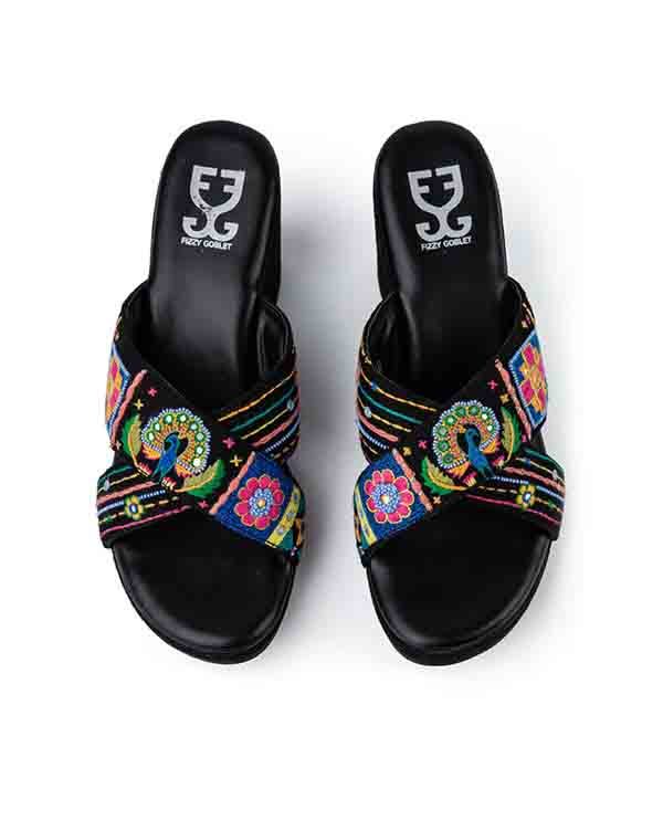 Peacock Paradise : Criss Cross Wedge